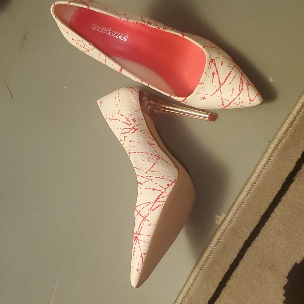 Gorgeous pumps